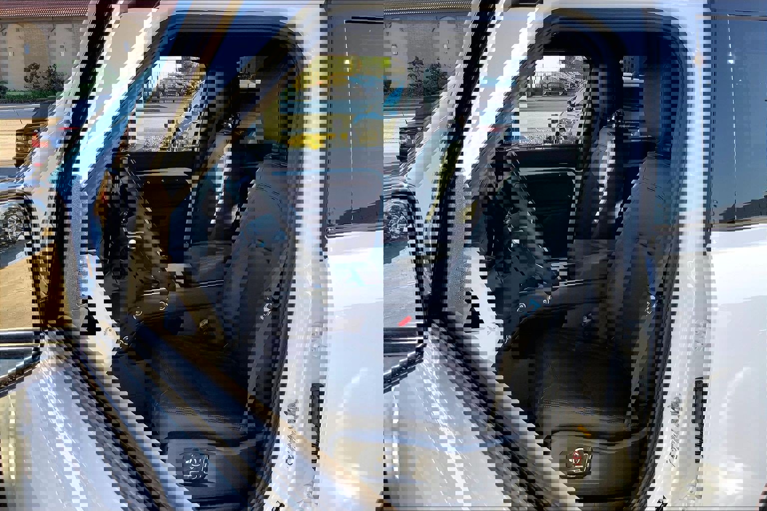 New 2026 Land Rover Defender 130 X-Dynamic SE image 13