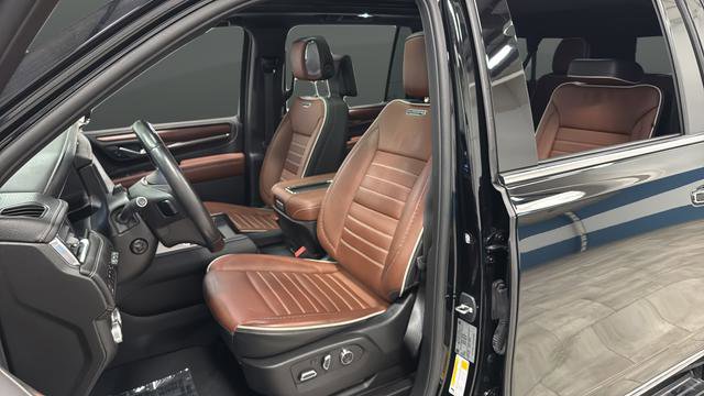 Used 2023 GMC Yukon XL Denali Ultimate image 9