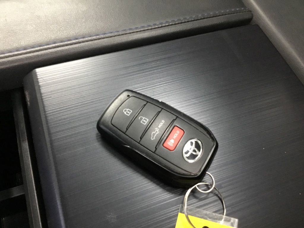 Used 2022 Toyota Tundra Platinum w/ Advanced Package image 12