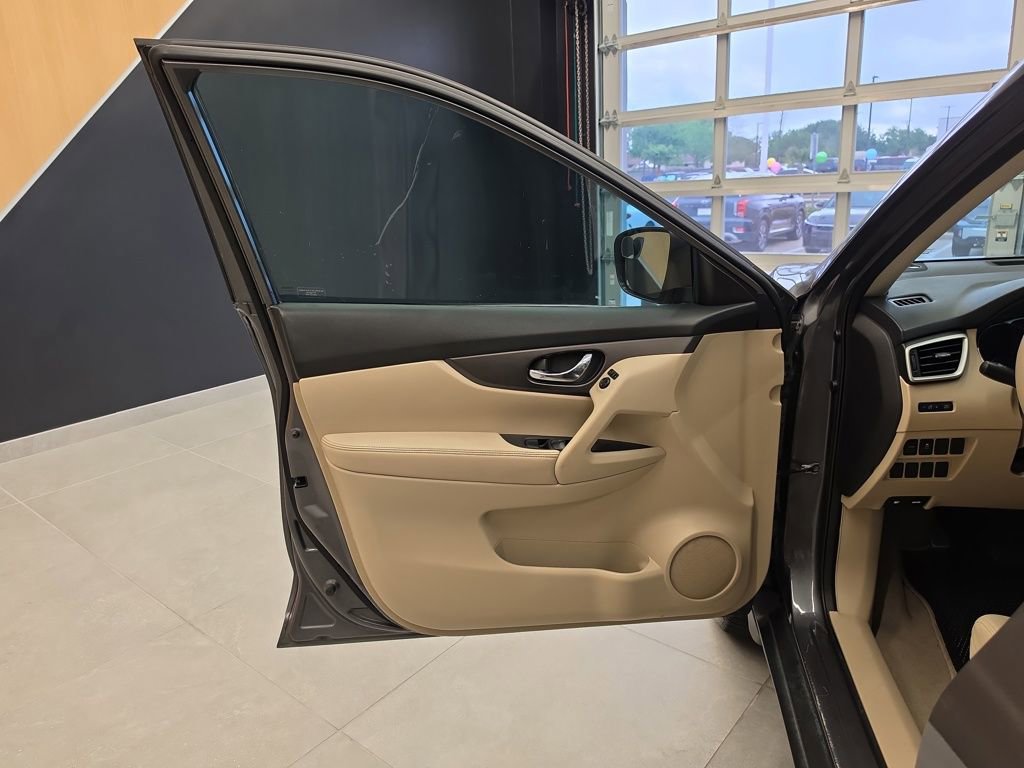 Used 2014 Nissan Rogue SV image 13