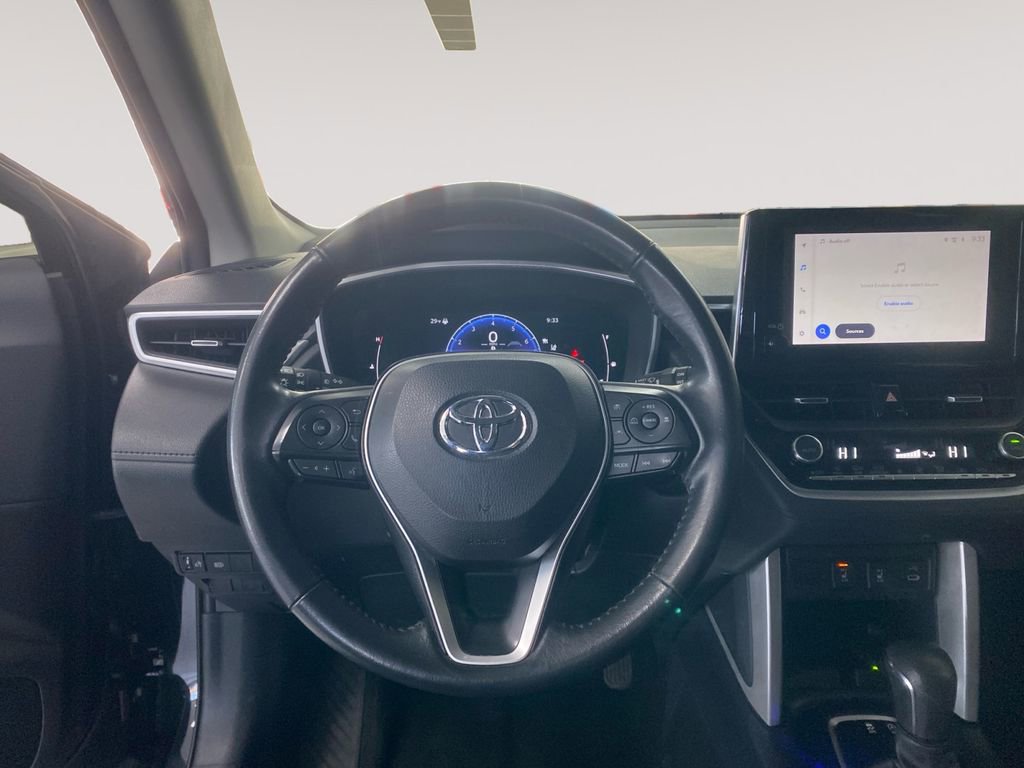 Used 2024 Toyota Corolla Cross XLE image 12