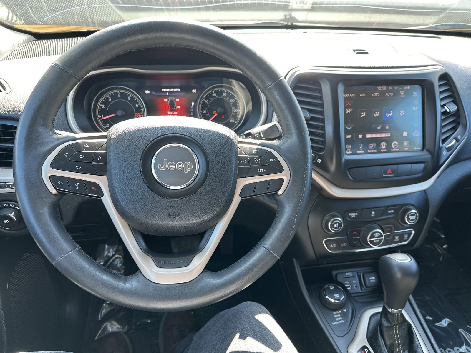 Used 2014 Jeep Cherokee Limited w/ Trailer Tow Group image 40