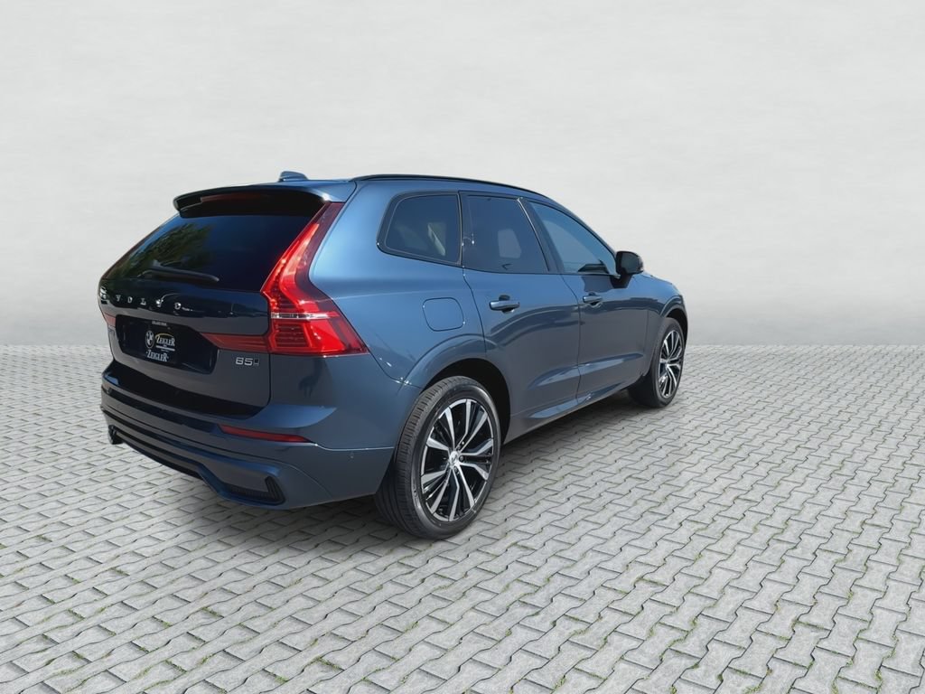Used 2025 Volvo XC60 B5 Plus AWD/4WD image 8