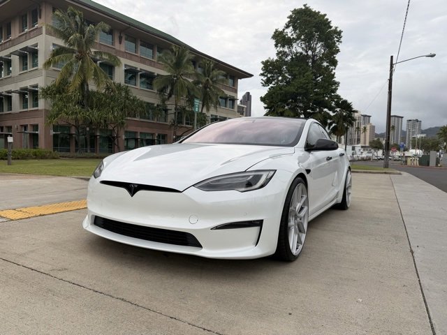 Used 2022 Tesla Model S Plaid image 2