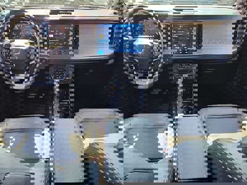 Used 2024 Ford Bronco Outer Banks image 9