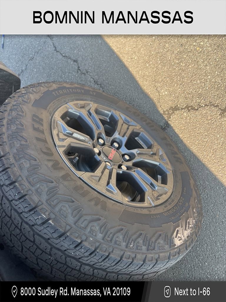 Used 2024 GMC Canyon Elevation w/ Elevation Premium Package image 5