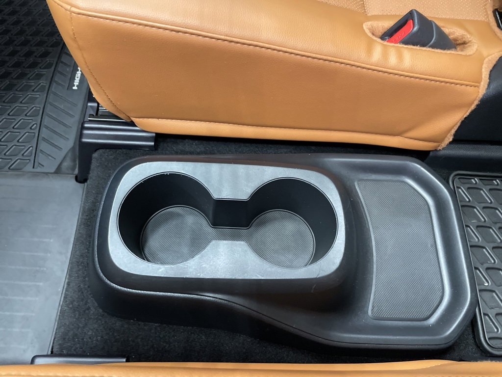 Used 2024 Toyota Highlander Platinum image 19