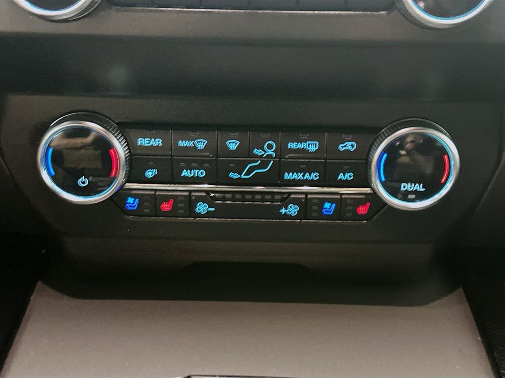 Used 2021 Ford Expedition XLT image 18