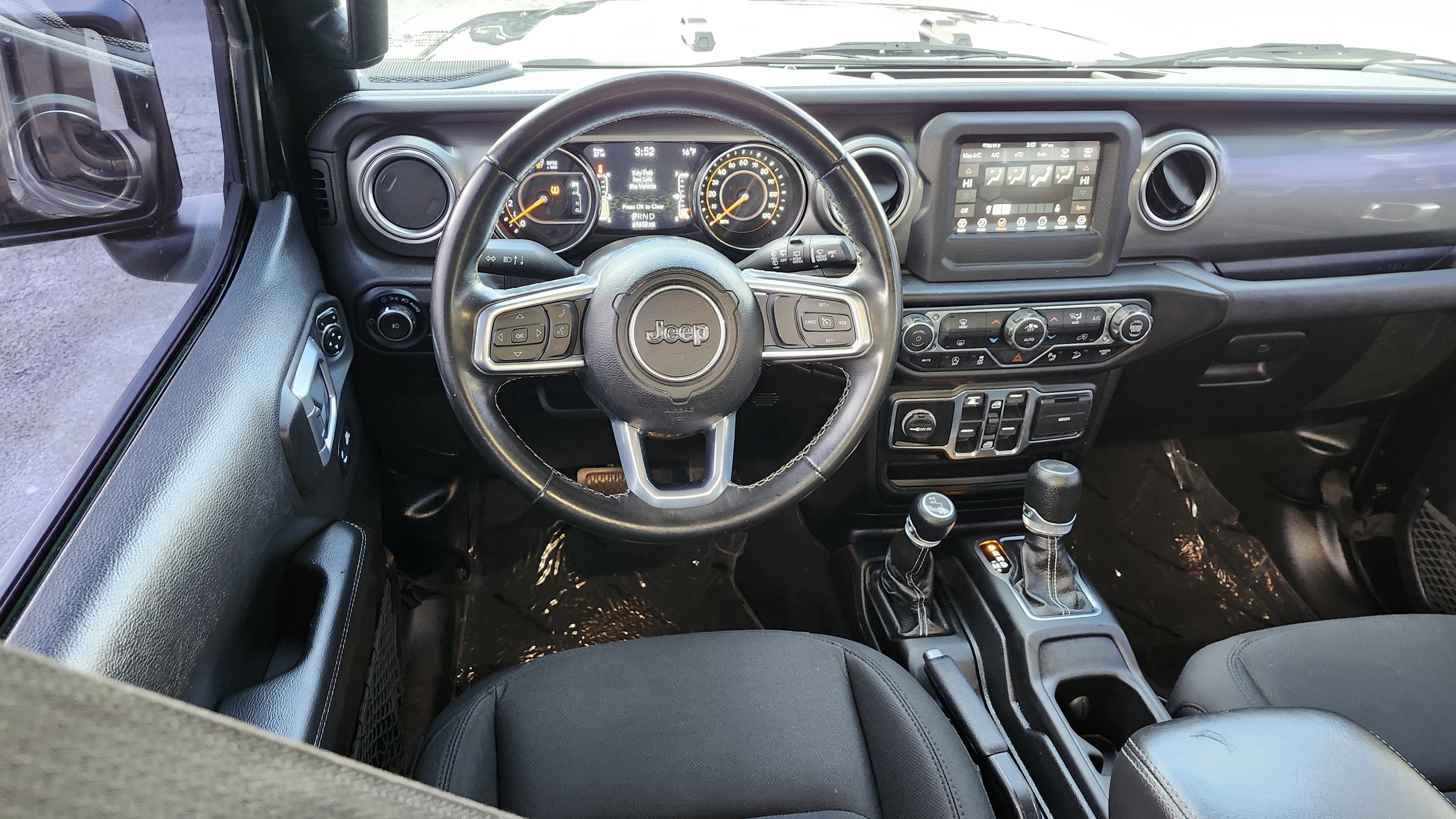 Used 2020 Jeep Wrangler Unlimited Sahara w/ Safety Group image 25