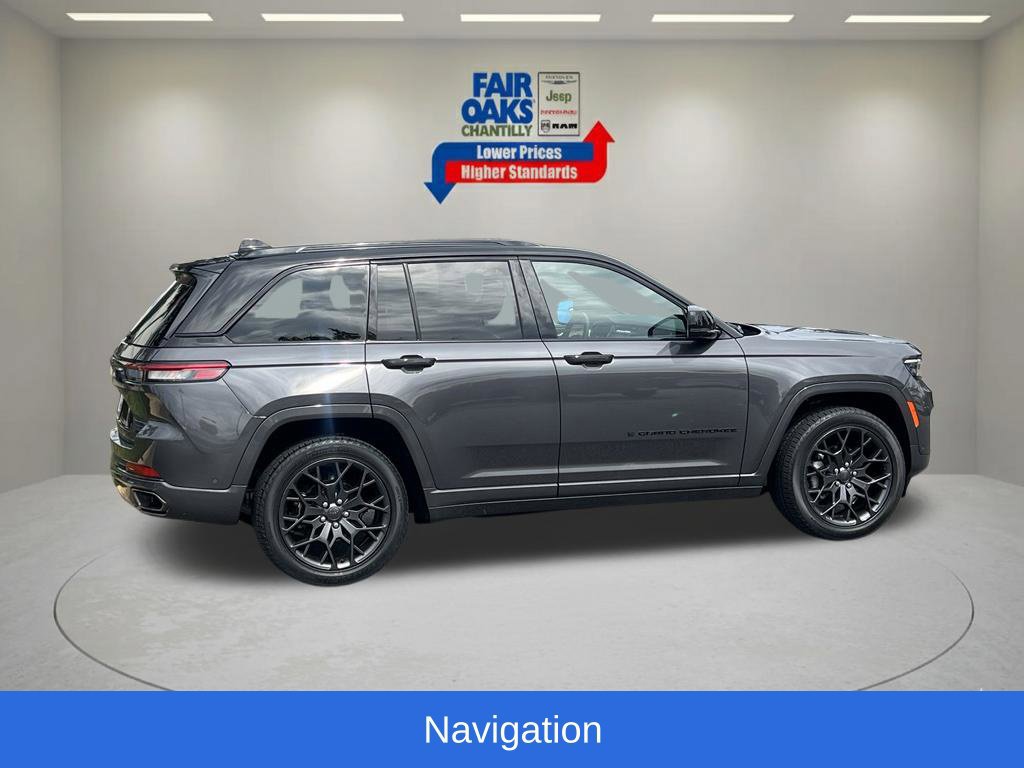 Used 2025 Jeep Grand Cherokee Summit w/ Obsidian Package AWD/4WD image 7