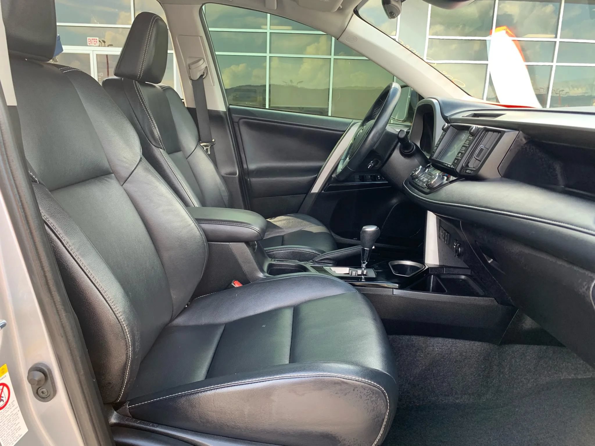 Used 2016 Toyota RAV4 Limited FWD image 27