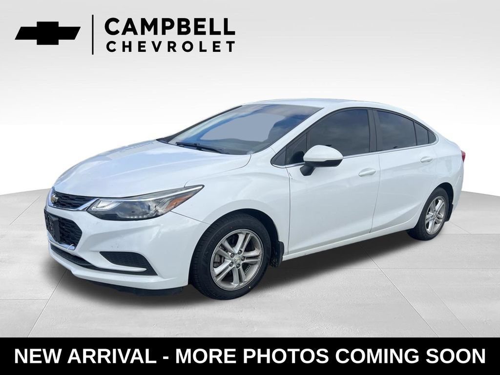 Used 2018 Chevrolet Cruze LT FWD image 1