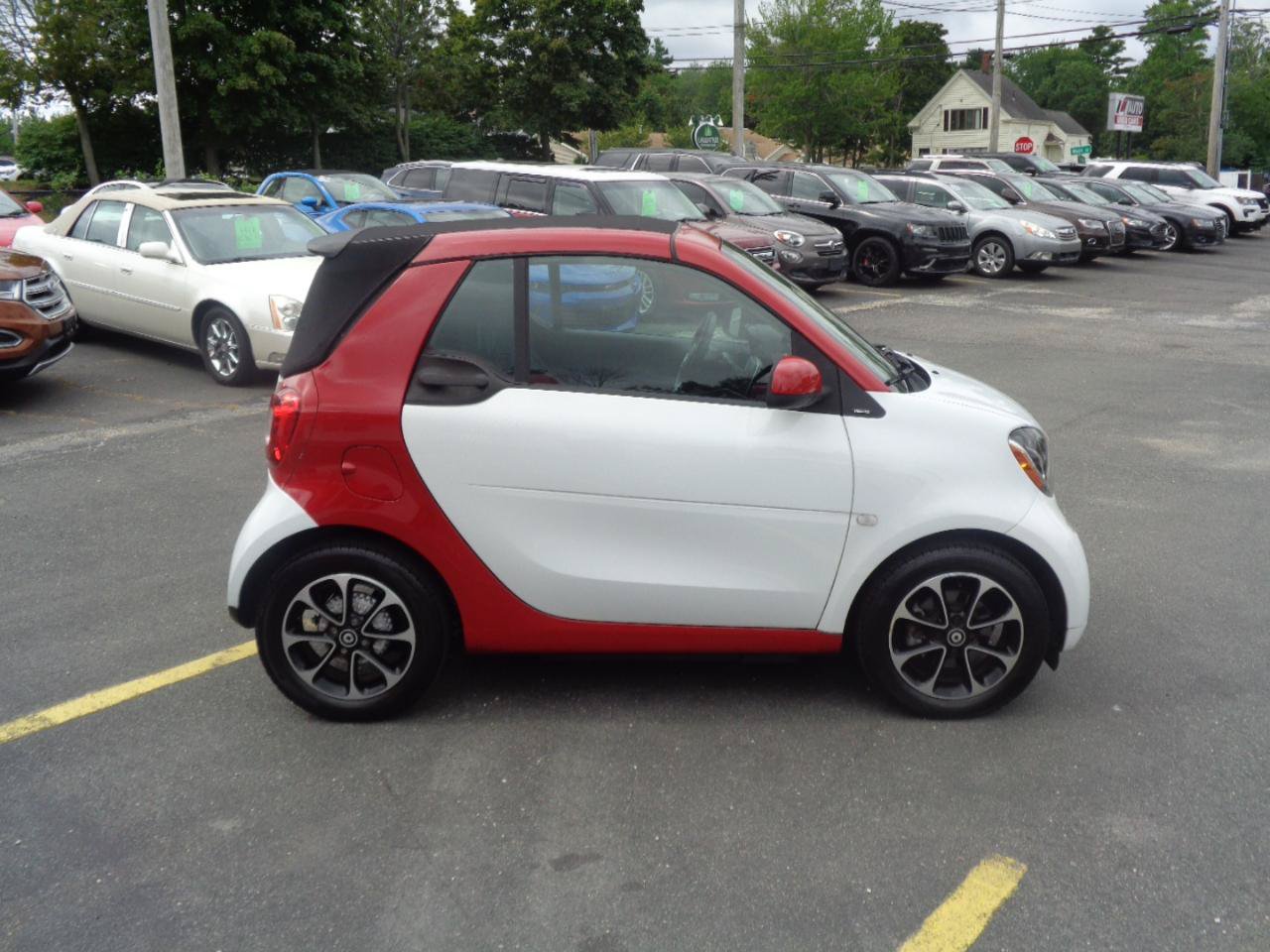 Used 2017 smart fortwo passion RWD image 13
