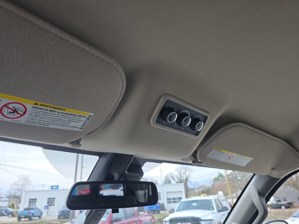 Used 2020 Chevrolet Express 3500 LS image 17