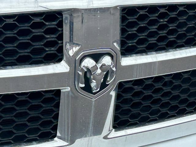 Used 2019 RAM 1500 Classic SLT AWD/4WD image 11