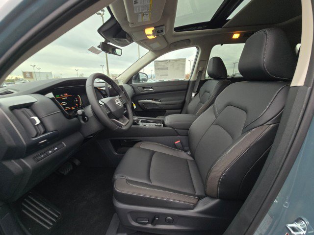 New 2026 Nissan Pathfinder SL image 25