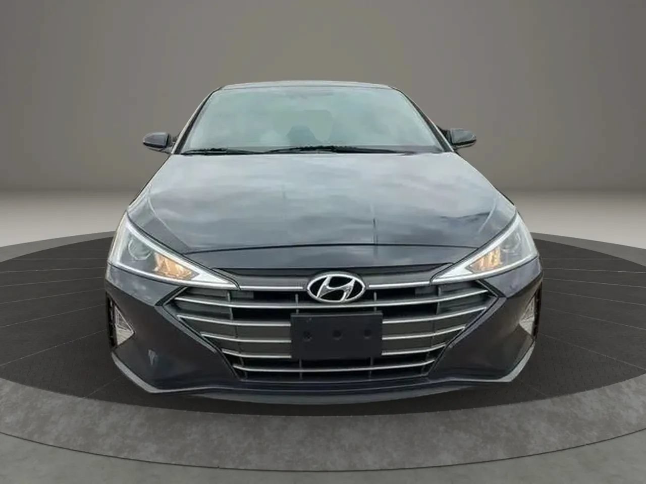 Used 2020 Hyundai Elantra SE FWD image 2