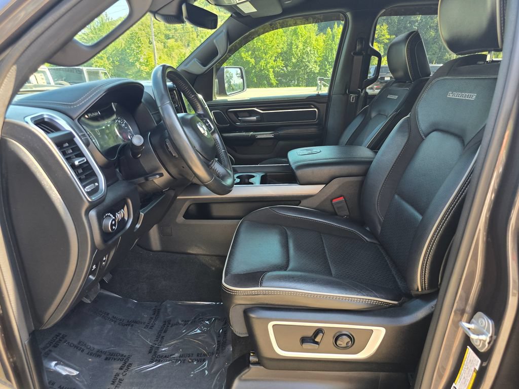 Used 2024 RAM 1500 Laramie AWD/4WD image 4