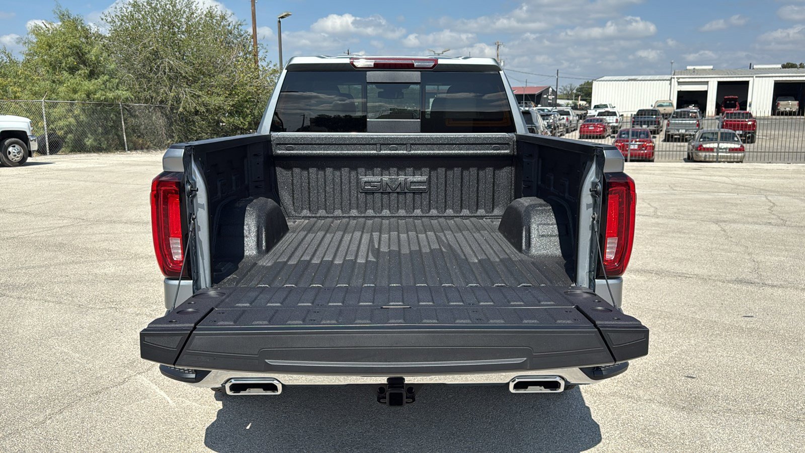 New 2026 GMC Sierra 1500 SLT w/ SLT Premium Plus Package image 25