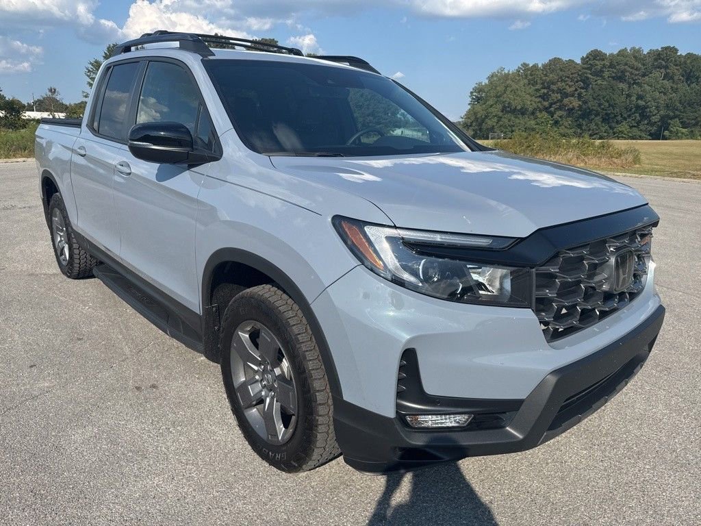 Used 2025 Honda Ridgeline TrailSport image 10