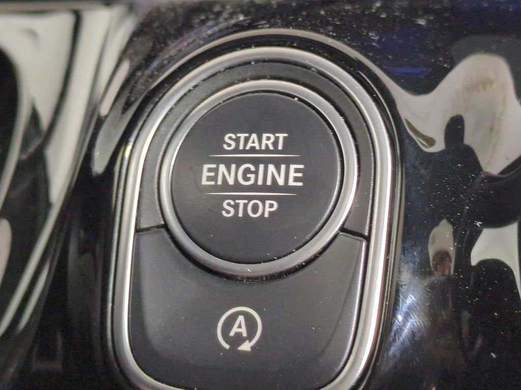 Used 2025 Mercedes-Benz GLA 250 image 34