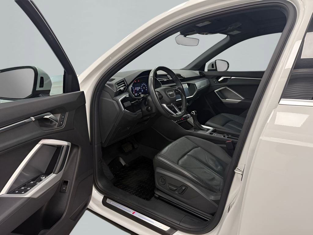 Used 2020 Audi Q3 2.0T Premium w/ Convenience Package image 9