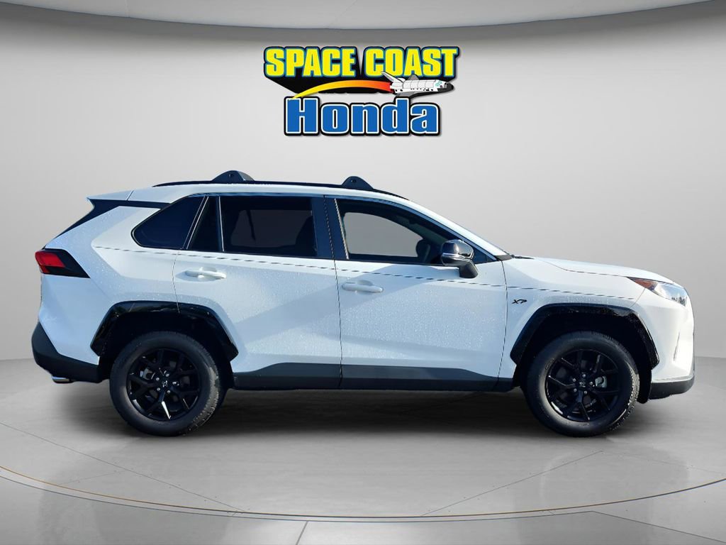 Used 2021 Toyota RAV4 XLE image 2