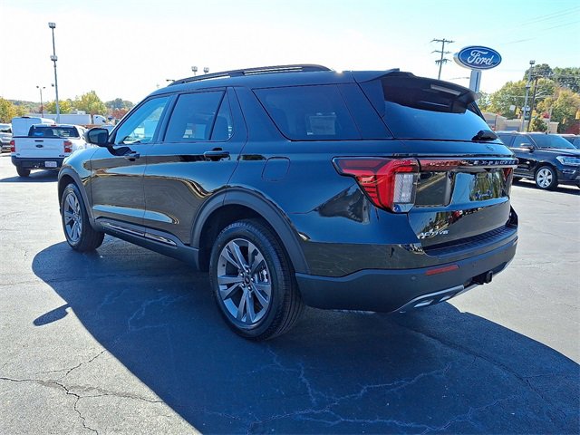 New 2026 Ford Explorer Active w/ Active Comfort Package image 5