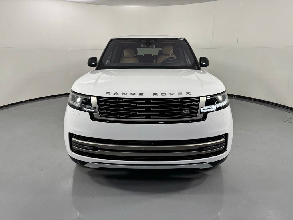 Used 2023 Land Rover Range Rover Long Wheelbase SE AWD/4WD image 2