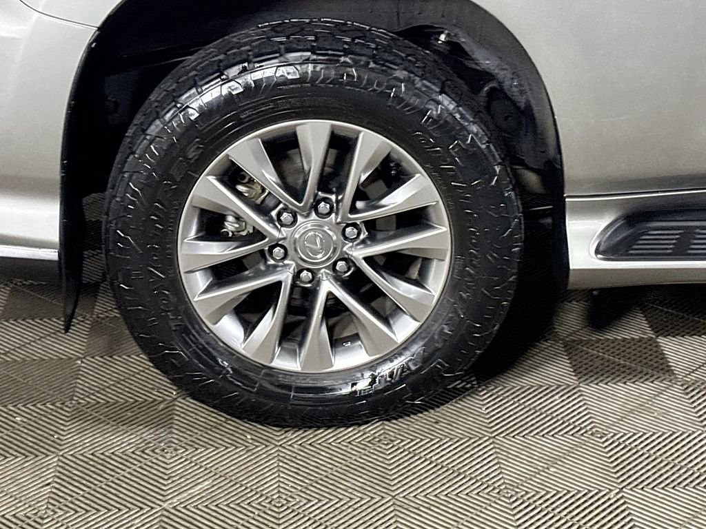 Used 2023 Lexus GX 460 Luxury w/ Sport Design Package AWD/4WD image 24