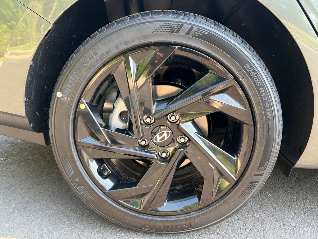 New 2026 Hyundai Elantra Sport FWD image 18