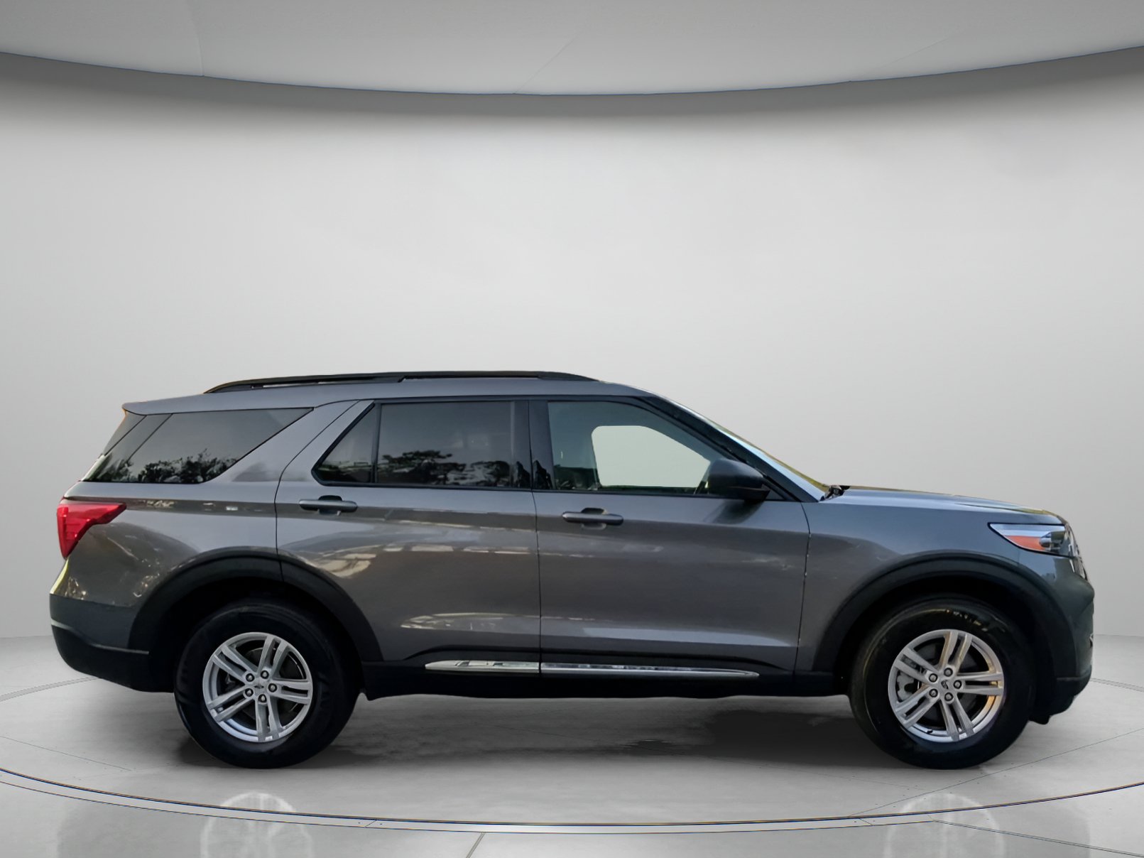 Certified 2023 Ford Explorer XLT AWD/4WD image 33