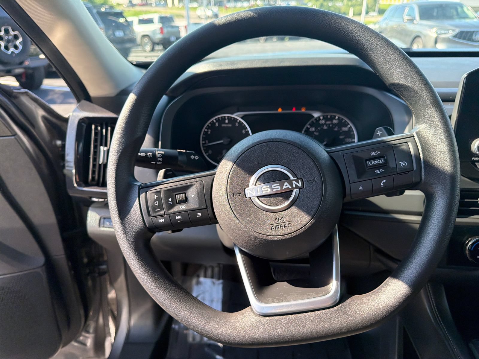 Used 2025 Nissan Pathfinder S FWD image 15