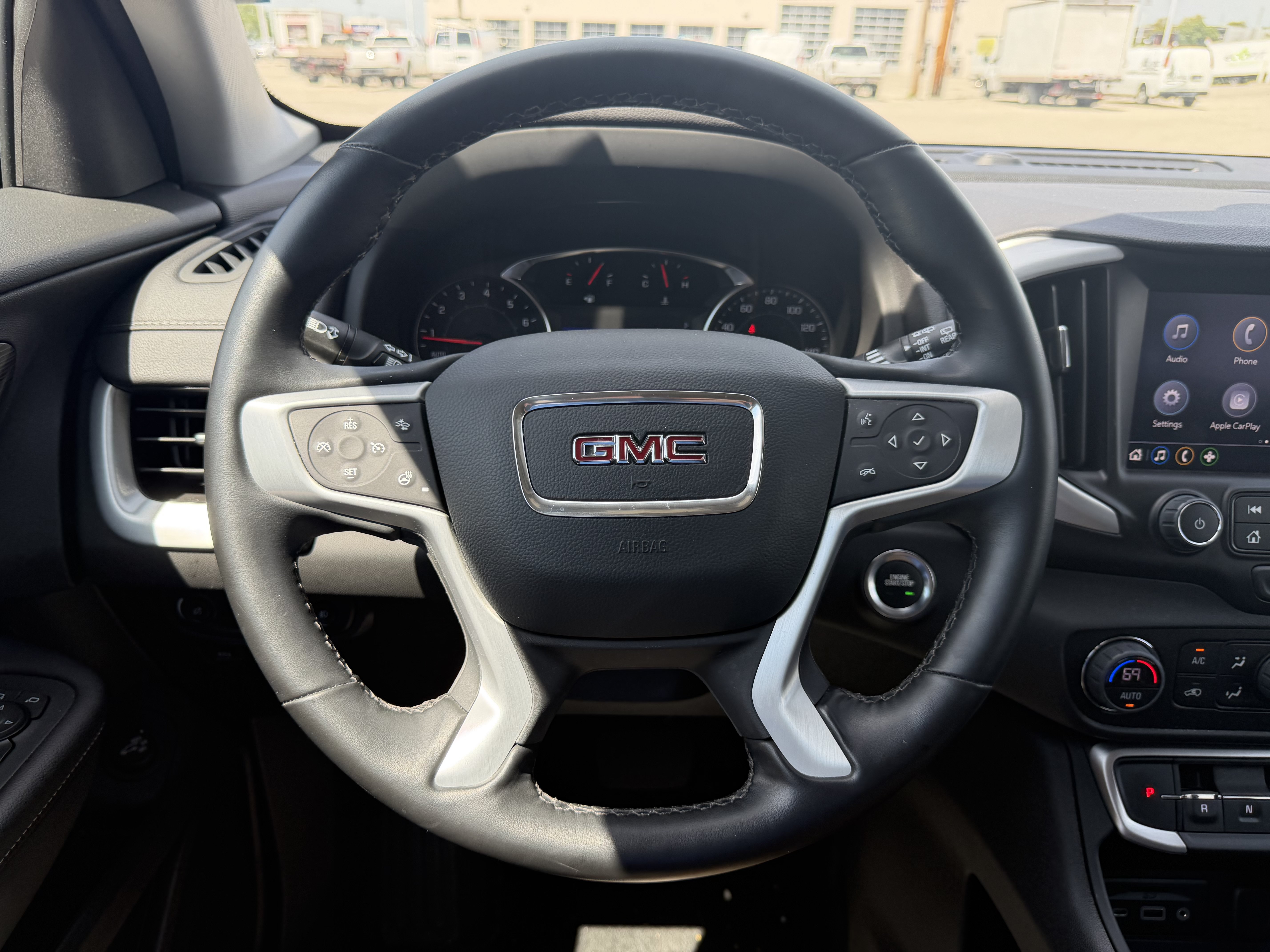 Used 2024 GMC Terrain SLT FWD image 14