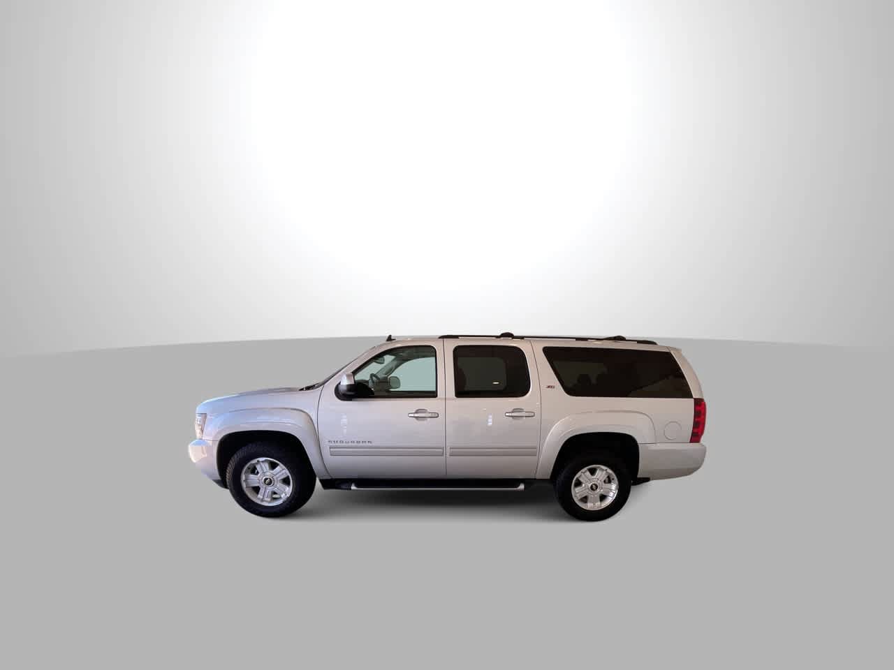Used 2014 Chevrolet Suburban LT w/ Suspension Package, Off-Road AWD/4WD image 5