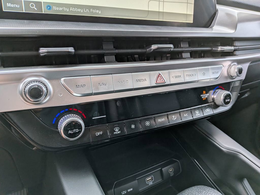 Used 2023 Kia Telluride LX image 25