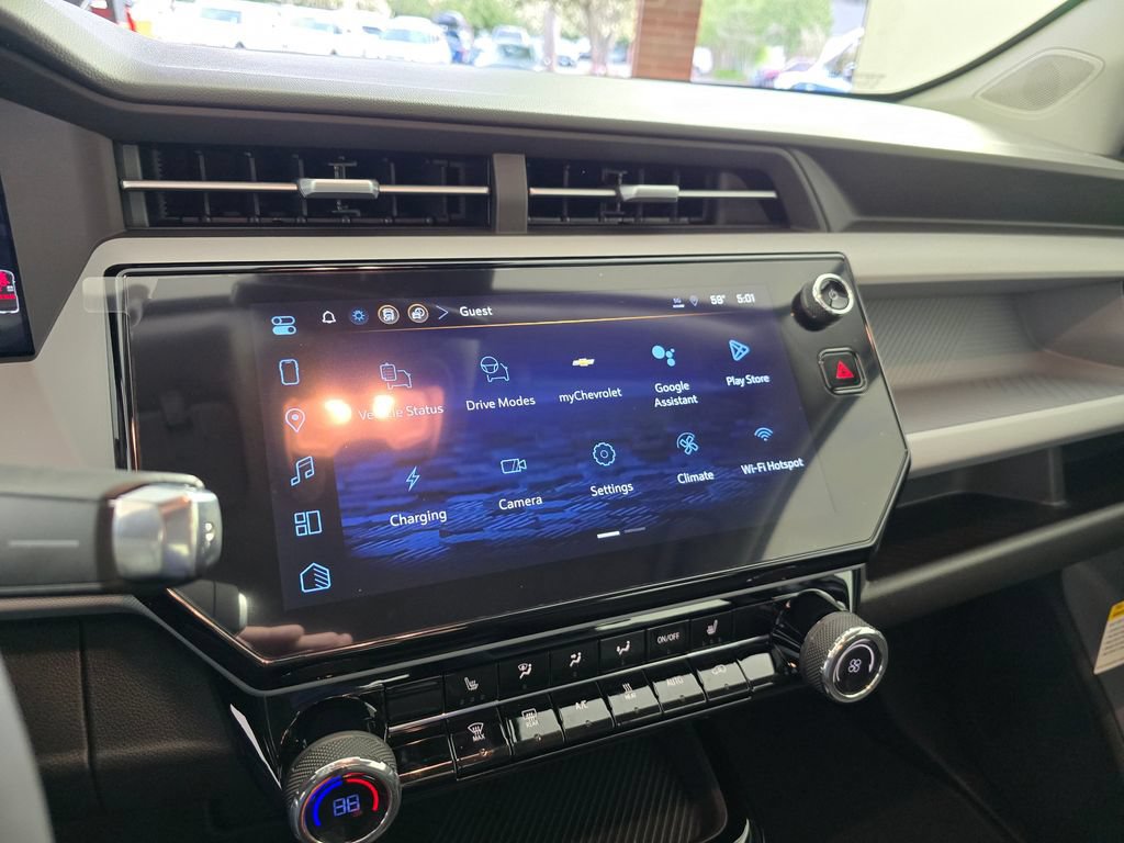 New 2027 Chevrolet Bolt LT w/ Comfort Package FWD image 27