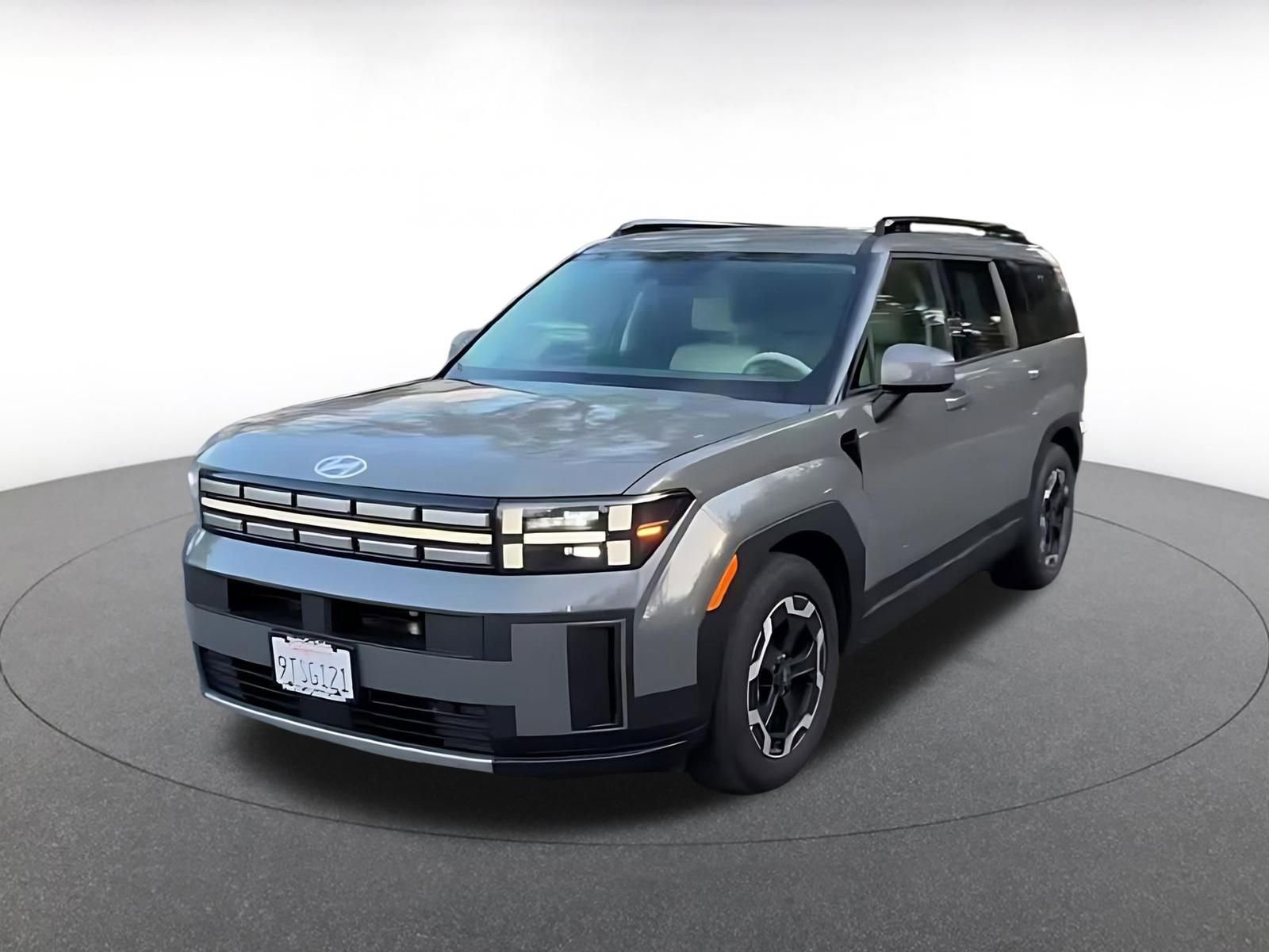 Used 2025 Hyundai Santa Fe SEL image 7