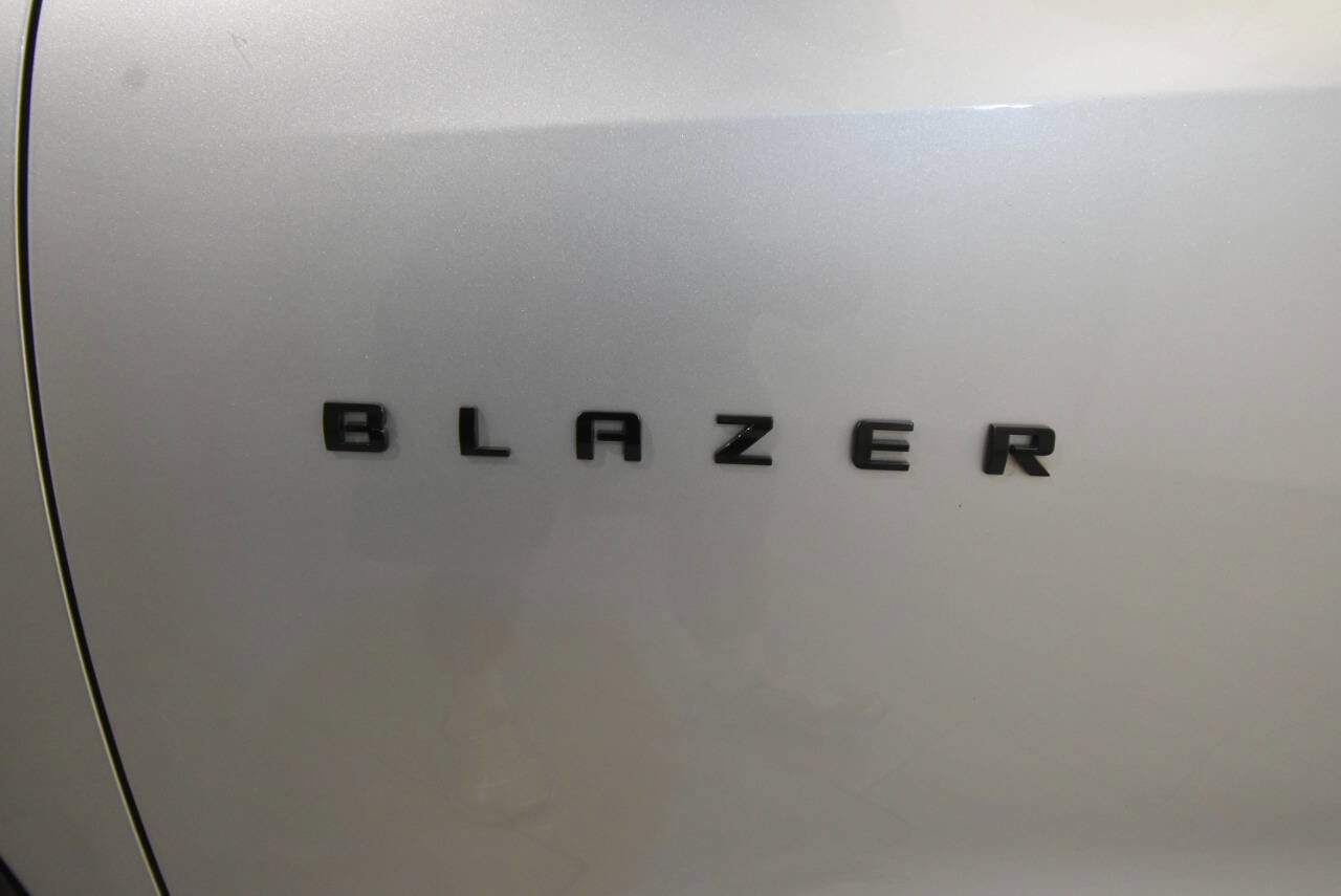 Used 2022 Chevrolet Blazer RS w/ Driver Confidence II Package AWD/4WD image 12