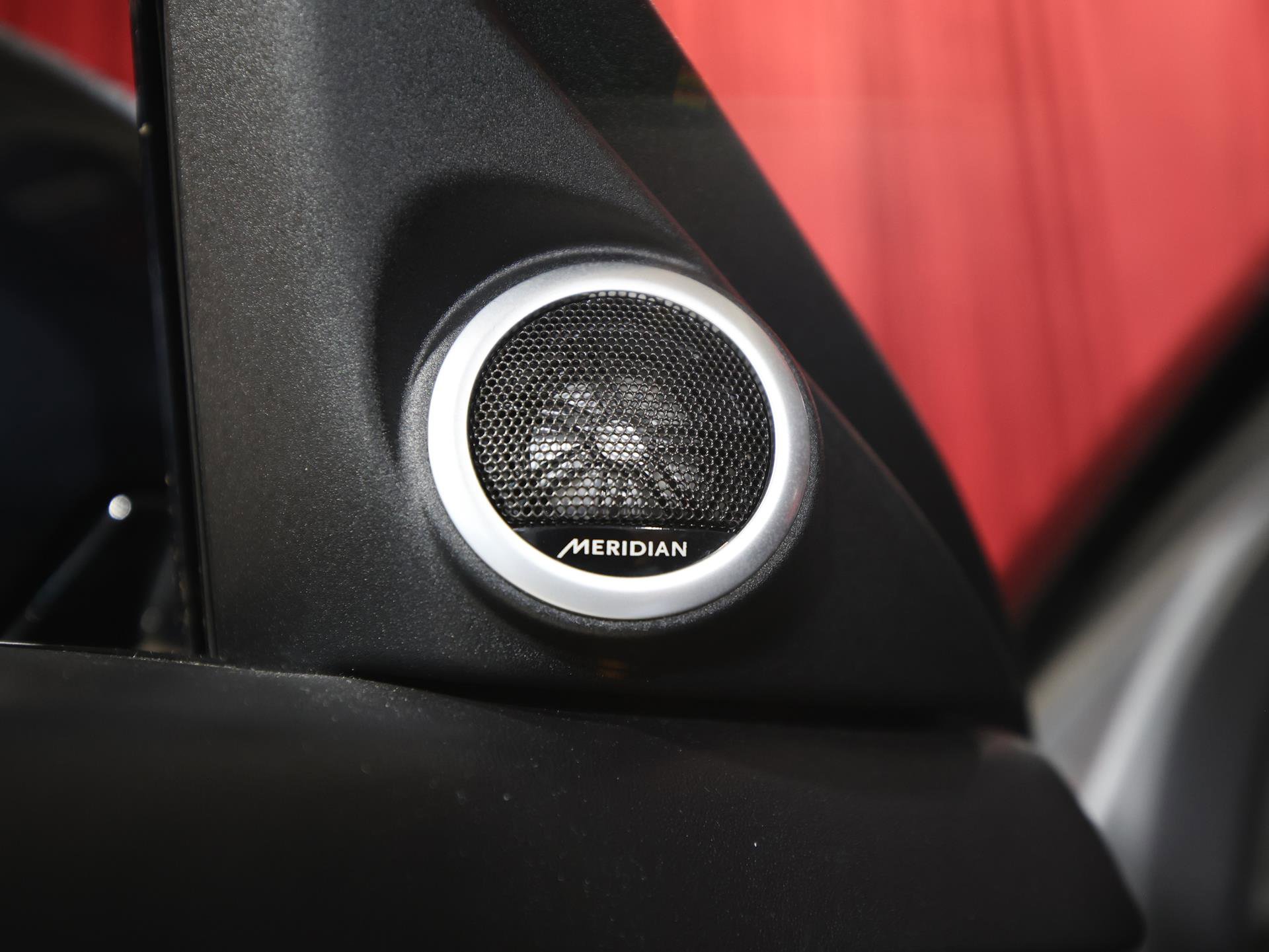 Used 2020 Land Rover Range Rover Evoque SE AWD/4WD image 23