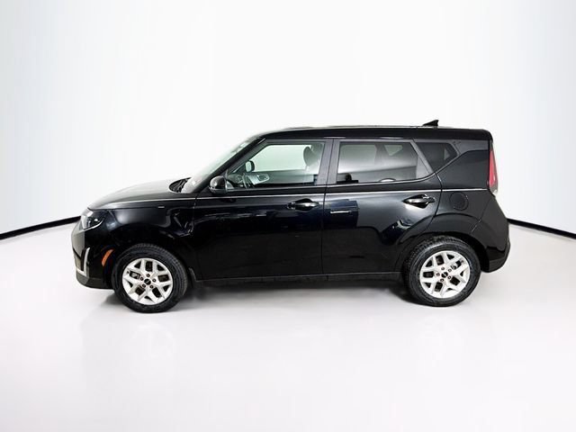 Used 2023 Kia Soul LX w/ LX Technology Package FWD image 6
