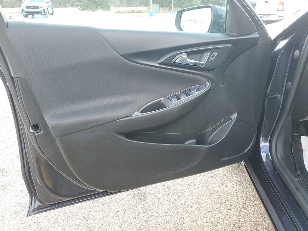 Used 2023 Chevrolet Malibu RS w/ Driver Confidence Package image 25