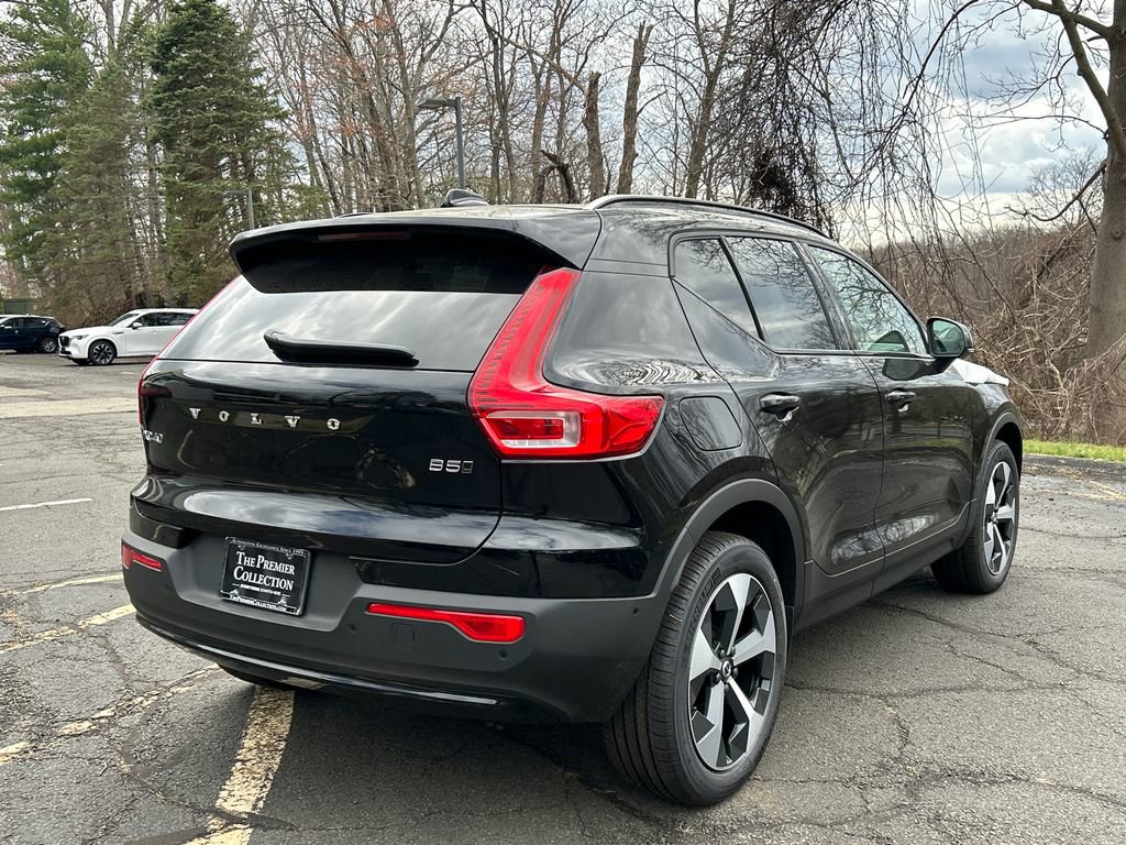 New 2026 Volvo XC40 B5 Plus w/ Climate Package AWD/4WD image 2