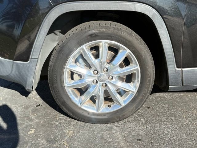 Used 2015 Jeep Cherokee Limited w/ Luxury Group image 29