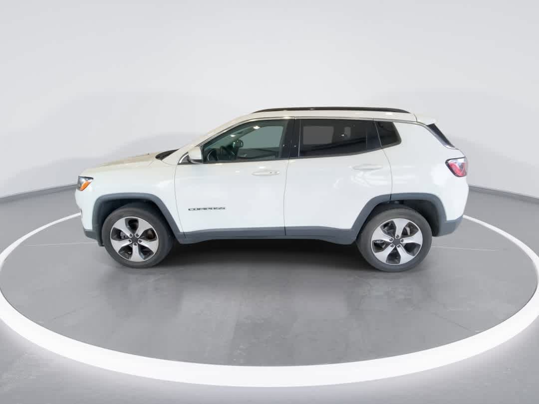 Used 2018 Jeep Compass Latitude w/ Popular Equipment Group AWD/4WD image 5