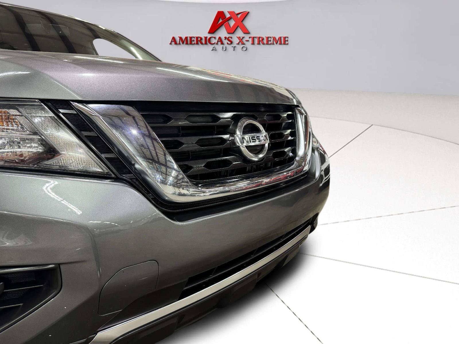 Used 2019 Nissan Pathfinder SV AWD/4WD image 11
