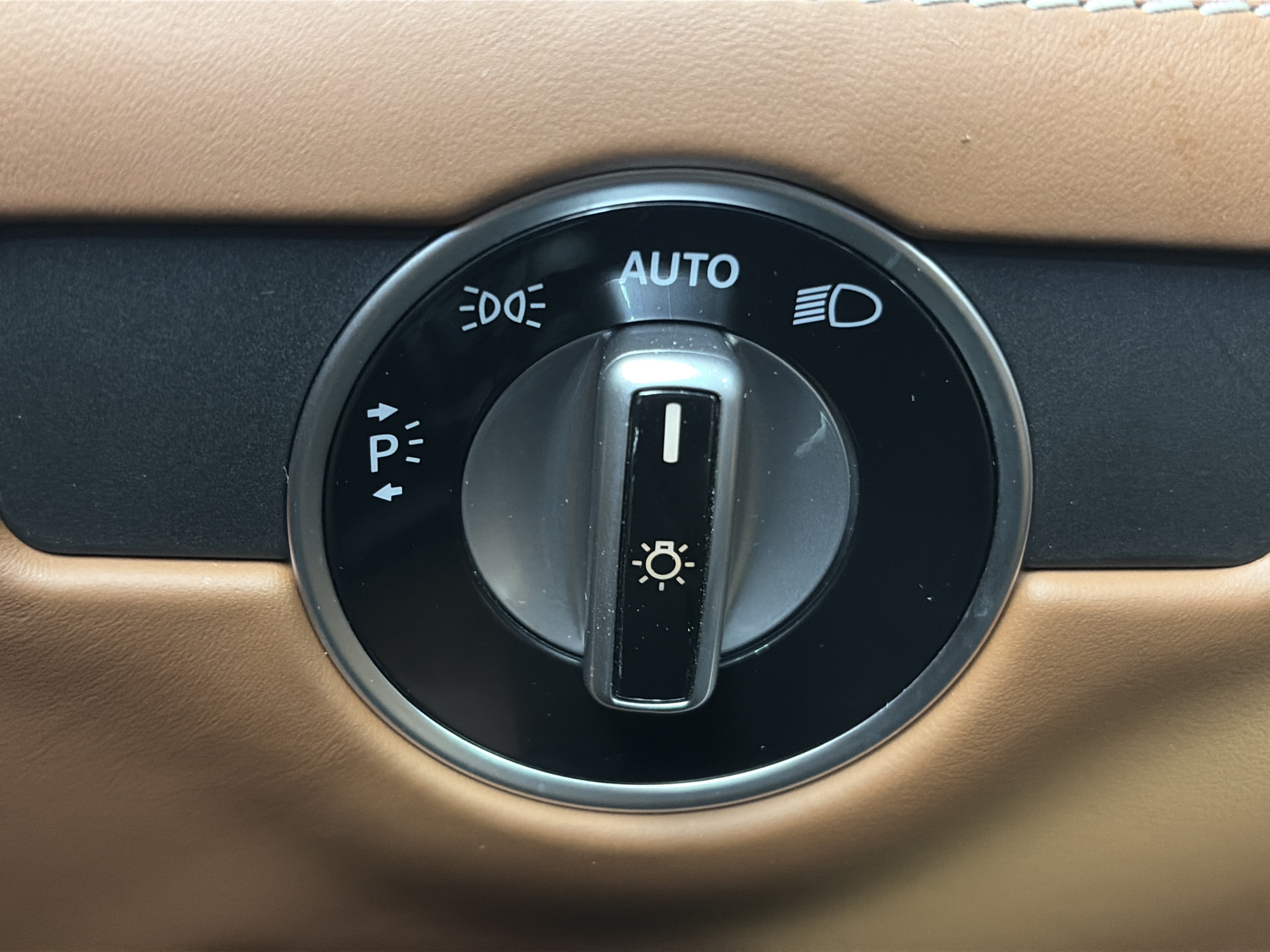 Used 2020 Mercedes-Benz SL 550 image 36