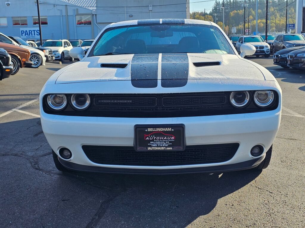 Used 2018 Dodge Challenger SXT w/ Blacktop Package RWD image 8