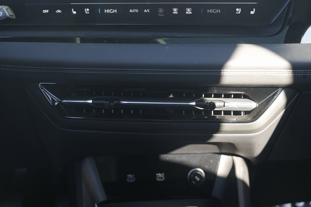 Used 2025 Audi Q6 e-tron Premium Plus w/ Premium Plus image 47