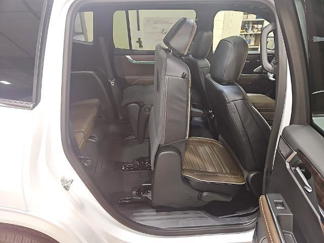 New 2026 GMC Acadia Denali Ultimate w/ LPO, All-Weather Package image 30